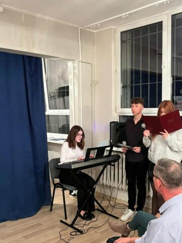 b8456fe5-1438-44f3-b5a1-903c07e88ac0